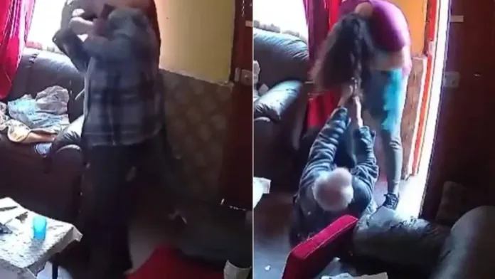 Un adulto mayor es agredido por una mujer que le robó su pensión en Coronel. Un adulto mayor es agredido por una mujer que le robó su pensión en Coronel.