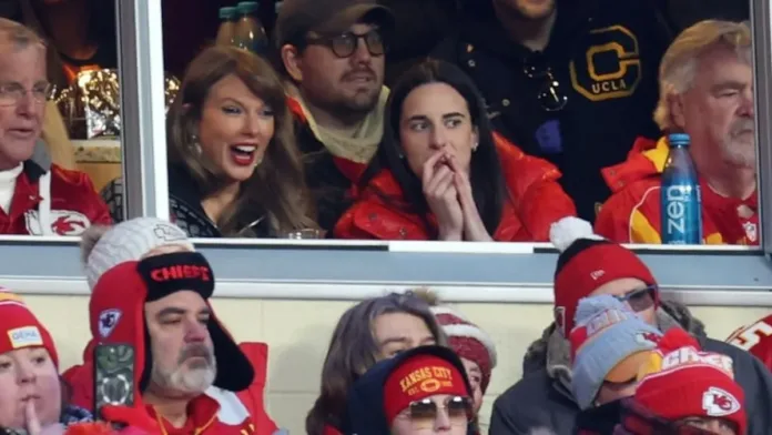 Taylor Swift celebra la victoria de los Chiefs en playoffs junto a su familia y Caitlin Clark. Taylor Swift celebra la victoria de los Chiefs en playoffs junto a su familia y Caitlin Clark.