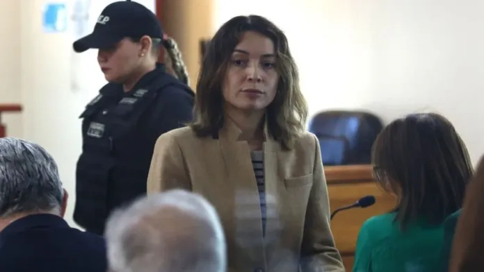 Corte de Apelaciones ratifica retención de fondos de Camila Polizzi en plataforma adulta. Corte de Apelaciones ratifica retención de fondos de Camila Polizzi en plataforma adulta.
