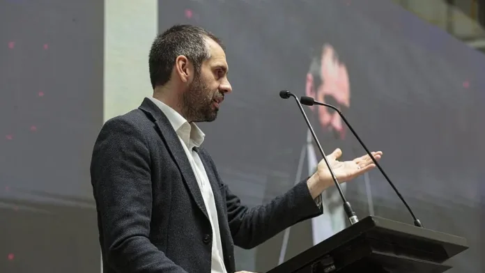 Grau resalta Imacec superior a lo previsto; diciembre promete un mejor crecimiento. Grau resalta Imacec superior a lo previsto; diciembre promete un mejor crecimiento.