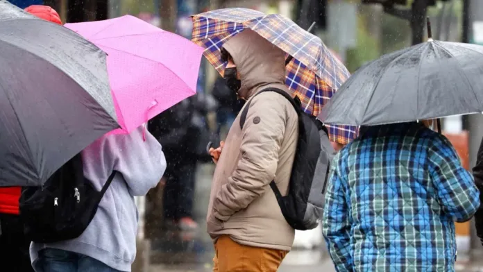 Pronóstico del tiempo en Chile: lluvias y tormentas eléctricas este martes. Pronóstico del tiempo en Chile: lluvias y tormentas eléctricas este martes.