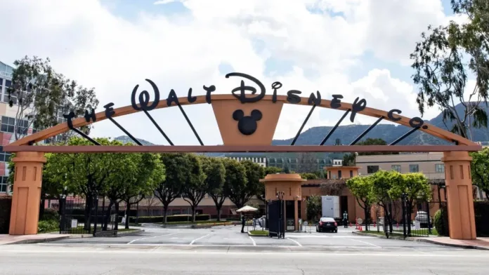 Disney dona 15 millones para ayudar a los afectados por los incendios en Los Ángeles. Disney dona 15 millones para ayudar a los afectados por los incendios en Los Ángeles.