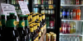 Descubre Botellerías abiertas cerca de ti con Buscachela