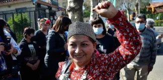 Elisa Loncon enfrenta proceso disciplinario por uso de año sabático en U. de Santiago.