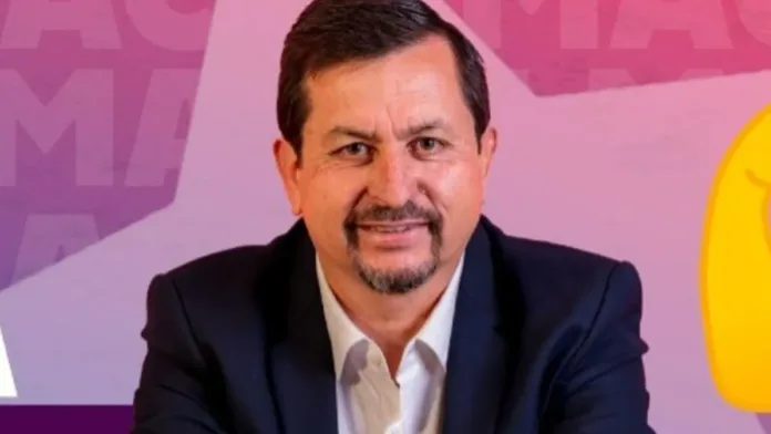 El alcalde de Macul anuncia pago a empresa vinculada a condenado por receptación. El alcalde de Macul anuncia pago a empresa vinculada a condenado por receptación.