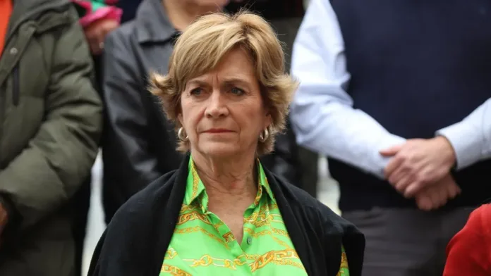 Evelyn Matthei presenta un plan drástico para abordar la crisis migratoria. Evelyn Matthei presenta un plan drástico para abordar la crisis migratoria.