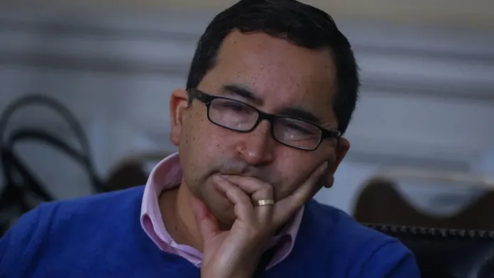 El Diputado Félix González lanza su candidatura presidencial por el Partido Ecologista Verde. El Diputado Félix González lanza su candidatura presidencial por el Partido Ecologista Verde.