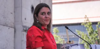 Boric destituye a Marcela Sandoval por la fallida compra de la casa de Allende.