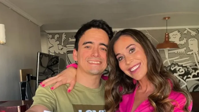 Vale Roth revela el género y nombre de su segundo bebé en emocionante evento. Vale Roth revela el género y nombre de su segundo bebé en emocionante evento.