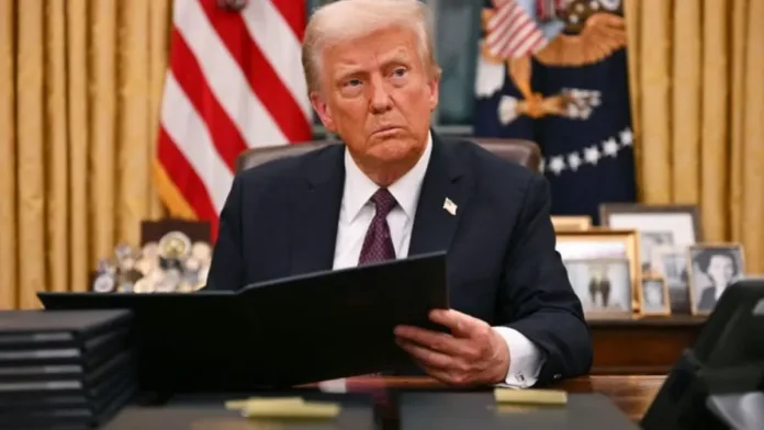 Tensión entre Petro y Trump: EE.UU. sanciona a Colombia por deportación de migrantes. Tensión entre Petro y Trump: EE.UU. sanciona a Colombia por deportación de migrantes.