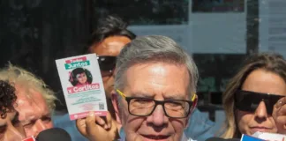Joaquín Lavín Infante aborda las inquietudes sobre el futuro de los jóvenes.