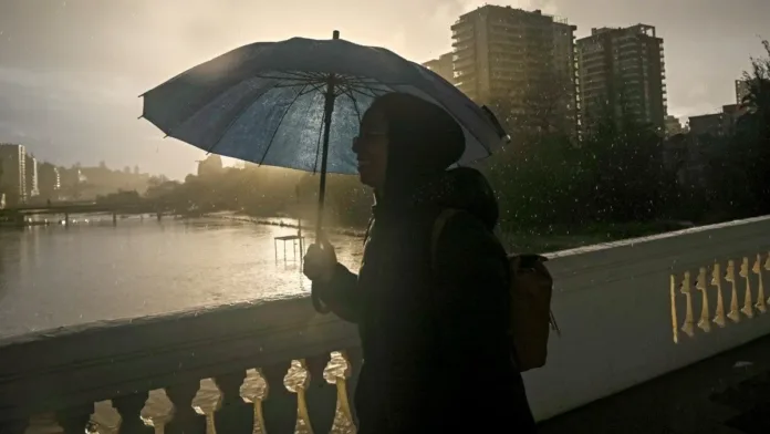 Pronóstico de lluvias para el lunes 6 de enero en diversas zonas del país. Pronóstico de lluvias para el lunes 6 de enero en diversas zonas del país.