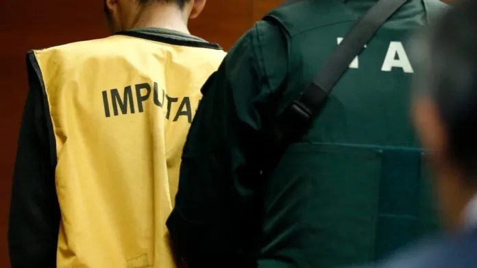 Prisión preventiva para capitán de lancha tras naufragio en Bahía Mansa. Prisión preventiva para capitán de lancha tras naufragio en Bahía Mansa.
