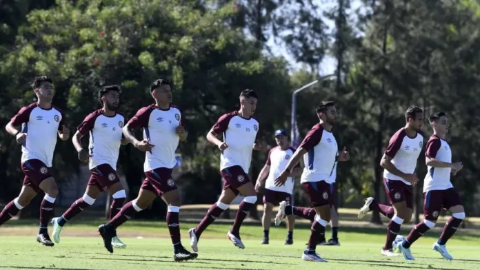 Escándalo en el fútbol argentino: agresión de figura de Lanús en amistoso. Escándalo en el fútbol argentino: agresión de figura de Lanús en amistoso.