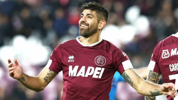 Leandro Díaz se une a la 'U' como su esperado refuerzo en la delantera. Leandro Díaz se une a la 'U' como su esperado refuerzo en la delantera.