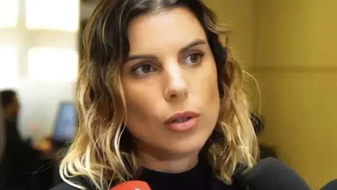 La diputada Maite Orsini regresa al Congreso entre controversias por el caso Valdivia. La diputada Maite Orsini regresa al Congreso entre controversias por el caso Valdivia.