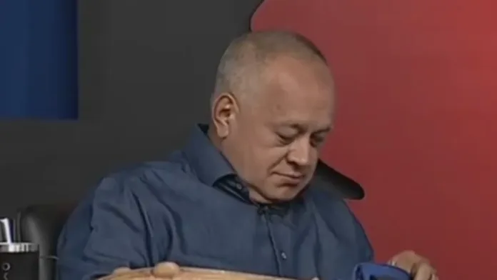 Diosdado Cabello bromea sobre la detención de María Corina Machado y un bolso azul.