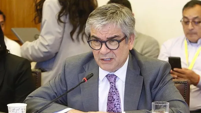 Marcel destaca el alarmante ausentismo en el sector público y presenta un plan piloto. Marcel destaca el alarmante ausentismo en el sector público y presenta un plan piloto.