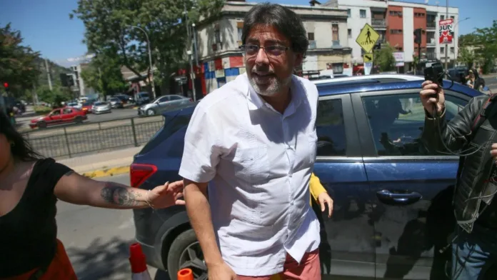 El fiscal cierra la investigación por el extravío de escuchas a Jadue en el caso Led. El fiscal cierra la investigación por el extravío de escuchas a Jadue en el caso Led.