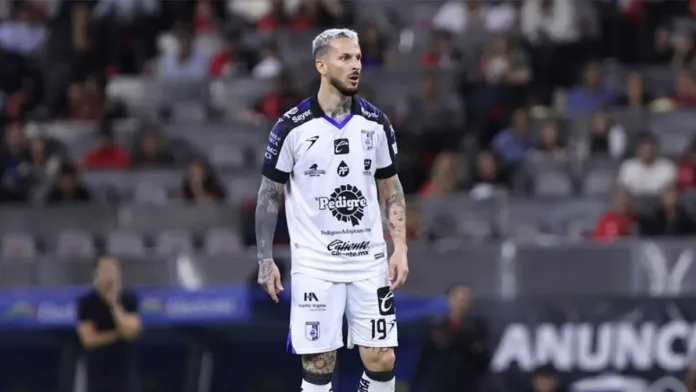 Darío Benedetto podría regresar a Sudamérica tras su inminente cambio de club. Darío Benedetto podría regresar a Sudamérica tras su inminente cambio de club.