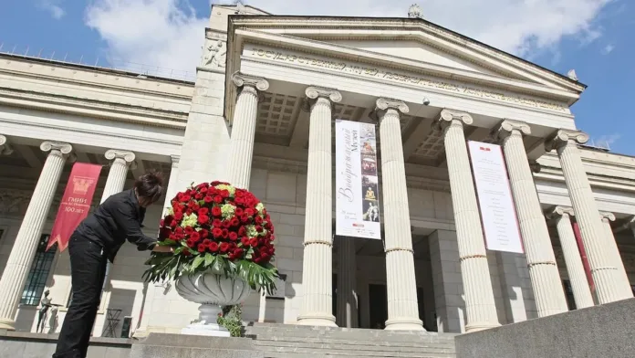 La nueva directora del museo ruso tras la controversia con las autoridades. La nueva directora del museo ruso tras la controversia con las autoridades.