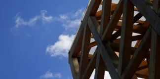 Pabellón de La Araucanía permanece cerrado y deteriorado. Gobierno y Municipalidad proponen opciones para su futuro, incluyendo un centro tecnológico.