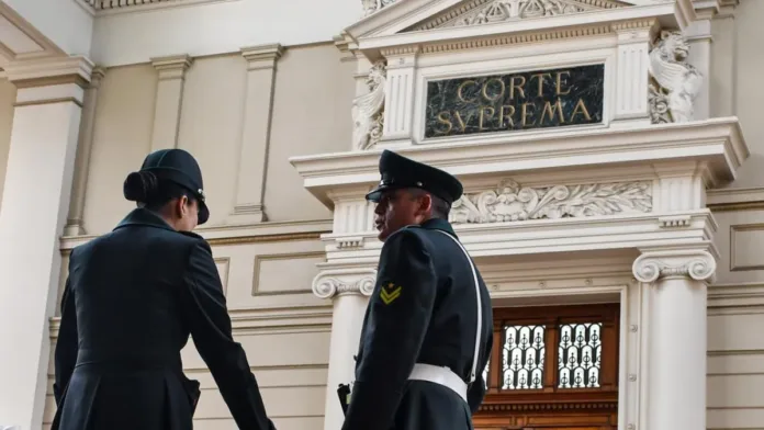 Personal de tribunales en alerta por recorte de $14 mil millones al Poder Judicial. Personal de tribunales en alerta por recorte de $14 mil millones al Poder Judicial.