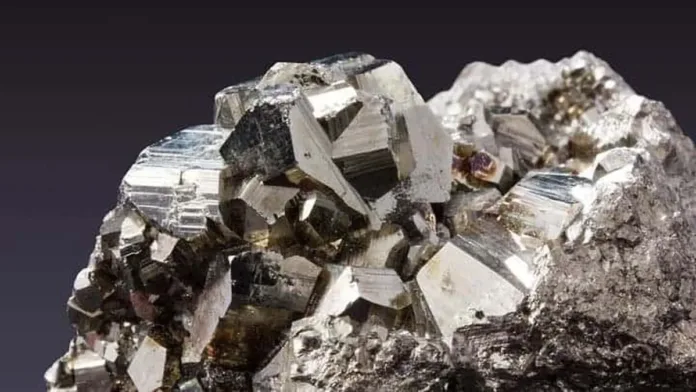 El platino supera al oro como el metal más valioso del mundo en el mercado actual. El platino supera al oro como el metal más valioso del mundo en el mercado actual.