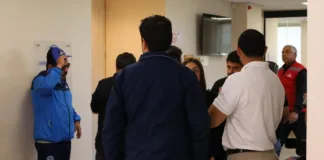 El capitán enfrenta prisión preventiva tras naufragio en Bahía Mansa.