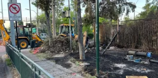 Emergencia en Vitacura: retroexcavadora rompe matriz de gas y causa alarma.