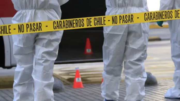 Tragedia en Santiago: mujer cae del 27° piso Tragedia en Santiago: mujer cae del 27° piso