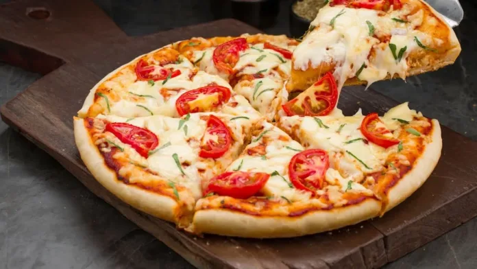 La nueva cadena de pizzerías que expandirá su presencia en Chile en 2025. La nueva cadena de pizzerías que expandirá su presencia en Chile en 2025.