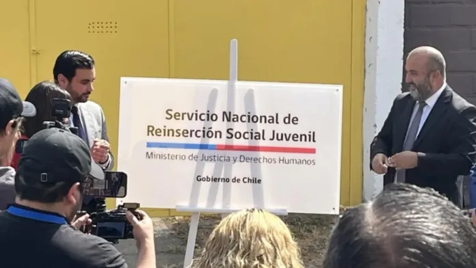 Nuevo Servicio de Reinserción Social Juvenil: un cambio para el futuro de nuestros jóvenes. Nuevo Servicio de Reinserción Social Juvenil: un cambio para el futuro de nuestros jóvenes.