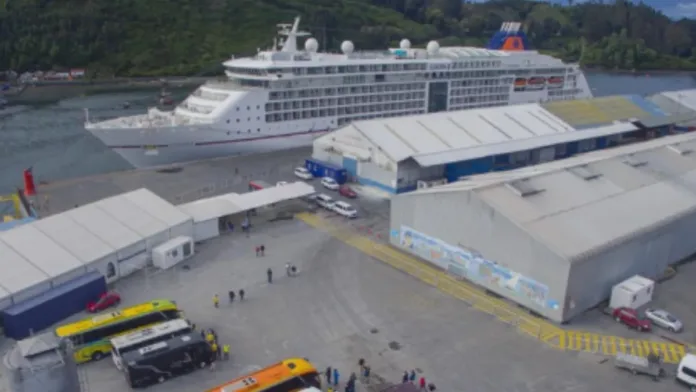 El nuevo Terminal Internacional de Cruceros de Puerto Montt está a punto de concluir. El nuevo Terminal Internacional de Cruceros de Puerto Montt está a punto de concluir.