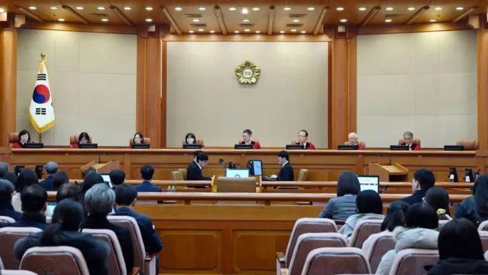 Juicio en el TC sobre la destitución del presidente Yoon Suk Yeol en Corea del Sur. Juicio en el TC sobre la destitución del presidente Yoon Suk Yeol en Corea del Sur.