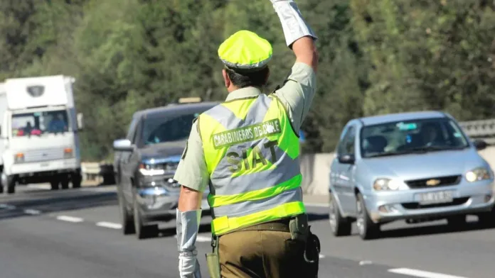 Mujer en estado crítico tras accidente de moto en la Autopista Central. Mujer en estado crítico tras accidente de moto en la Autopista Central.