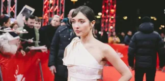 Amalia Ulman deslumbra en Berlinale con su sátira sobre tendencias y fake news.
