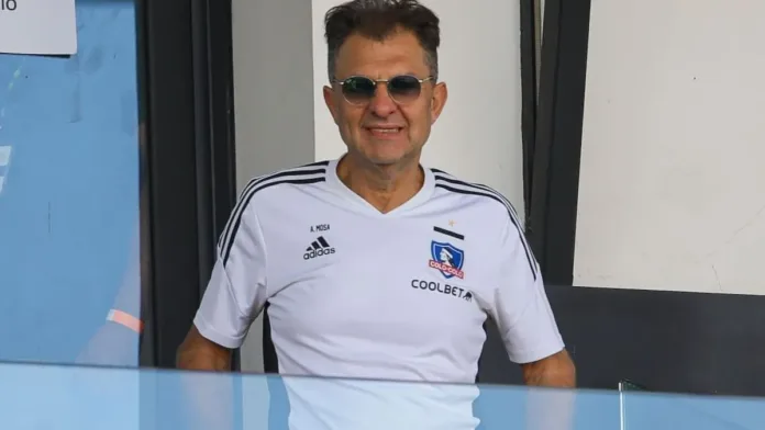 Aníbal Mosa elogia a figura de Colo Colo: "Corriste como un animal". Aníbal Mosa elogia a figura de Colo Colo: "Corriste como un animal".
