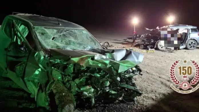 Colisión en Ruta B-710: dos muertas y heridos huyen del accidente en Antofagasta. Colisión en Ruta B-710: dos muertas y heridos huyen del accidente en Antofagasta.