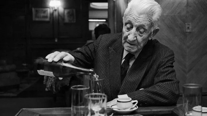 El médico que luchó por la honestidad en Argentina: un legado trágico. El médico que luchó por la honestidad en Argentina: un legado trágico.