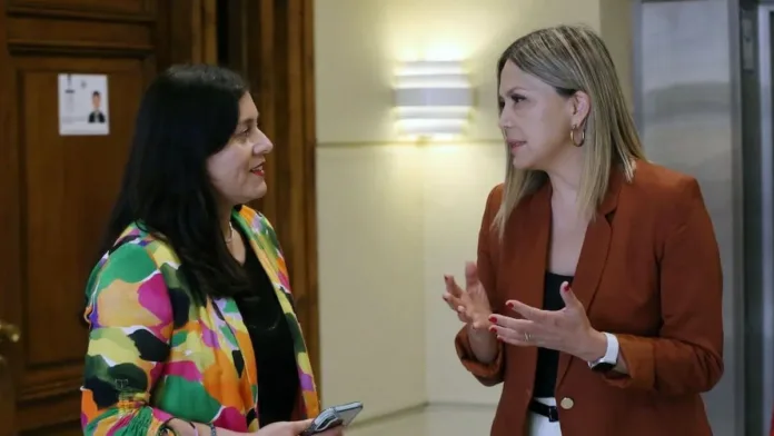 Diputadas del Biobío rechazan el traslado masivo de reos por parte del Gobierno. Diputadas del Biobío rechazan el traslado masivo de reos por parte del Gobierno.