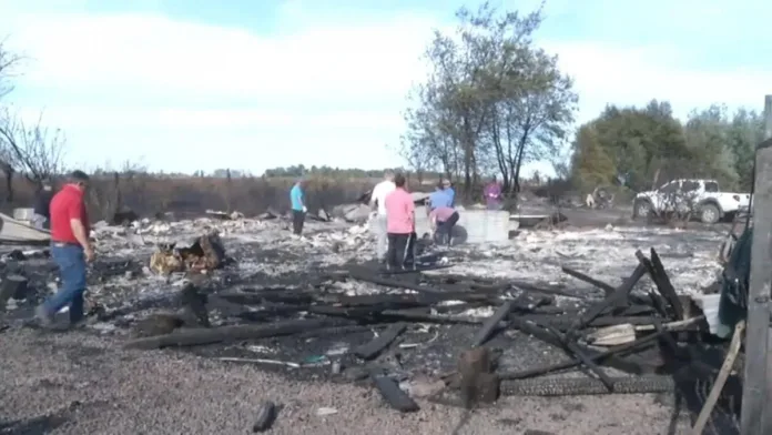 Tres detenidos por su presunta participación en incendio en Coihueco. Tres detenidos por su presunta participación en incendio en Coihueco.
