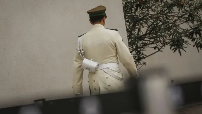 Muerte de carabinero en La Moneda: investigan las causas del trágico suceso. Muerte de carabinero en La Moneda: investigan las causas del trágico suceso.