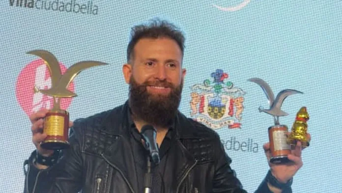 Juan Pablo López brilla en su debut en el Festival de Viña Juan Pablo López brilla en su debut en el Festival de Viña