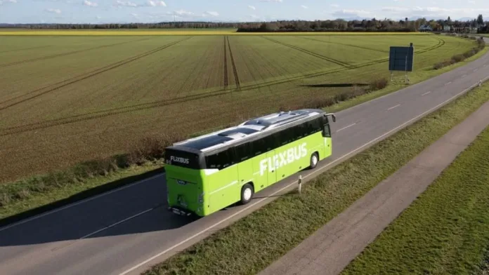 Nuevo destino de buses low cost: pasajes a menos de mil pesos. Nuevo destino de buses low cost: pasajes a menos de mil pesos.