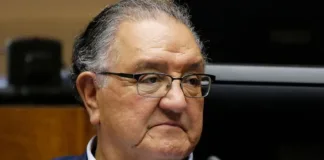 Huenchumilla critica a Tohá por relacionar incendios con reivindicación territorial.