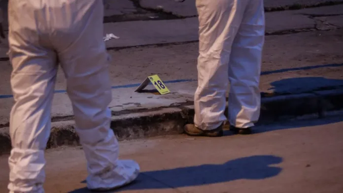 Hombre fallece tras ser baleado en plena calle en Hualpén Hombre fallece tras ser baleado en plena calle en Hualpén