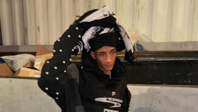 Jaden Smith deslumbra en los Grammy 2025 con un tocado de lujo de 4.500 euros. Jaden Smith deslumbra en los Grammy 2025 con un tocado de lujo de 4.500 euros.