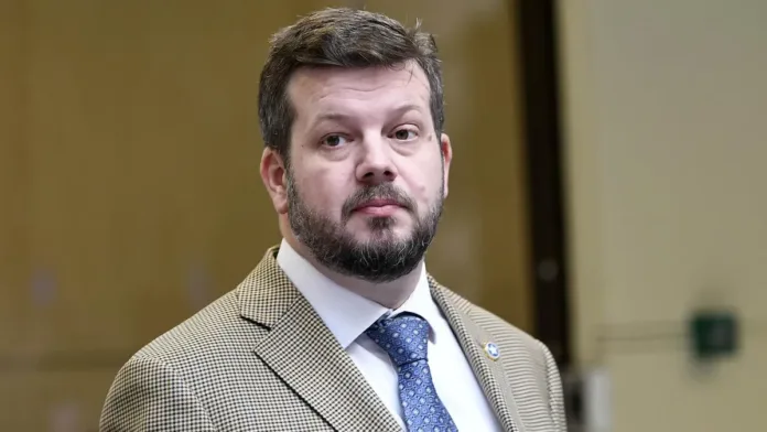 Kaiser considera primarias con el Partido Republicano y el PSC tras rechazo a Matthei. Kaiser considera primarias con el Partido Republicano y el PSC tras rechazo a Matthei.