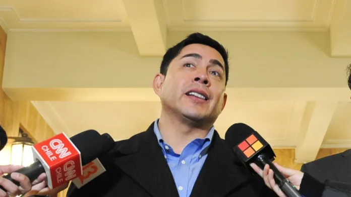Denuncia por delitos sexuales contra el diputado Jorge Durán (RN) en desarrollo. Denuncia por delitos sexuales contra el diputado Jorge Durán (RN) en desarrollo.